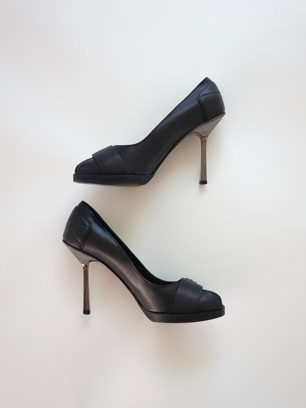 Gucci Black Leather Buckle Silver Heel Peep-Toe High Heels (US 6)