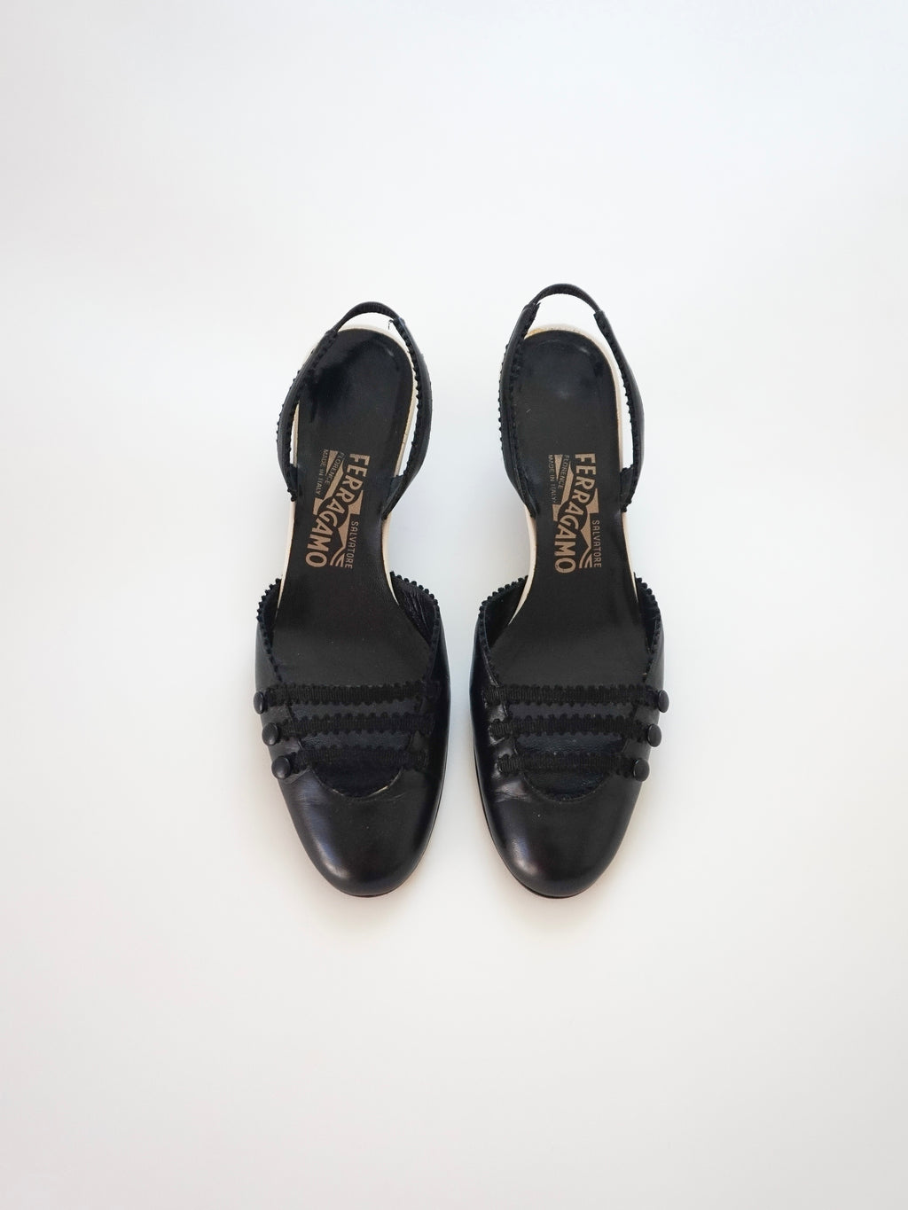 Salvatore Ferragamo Black White Mary Jane Strappy Leather Slingback Closed-Toe Kitten Heels (US 7 / US 7.5)