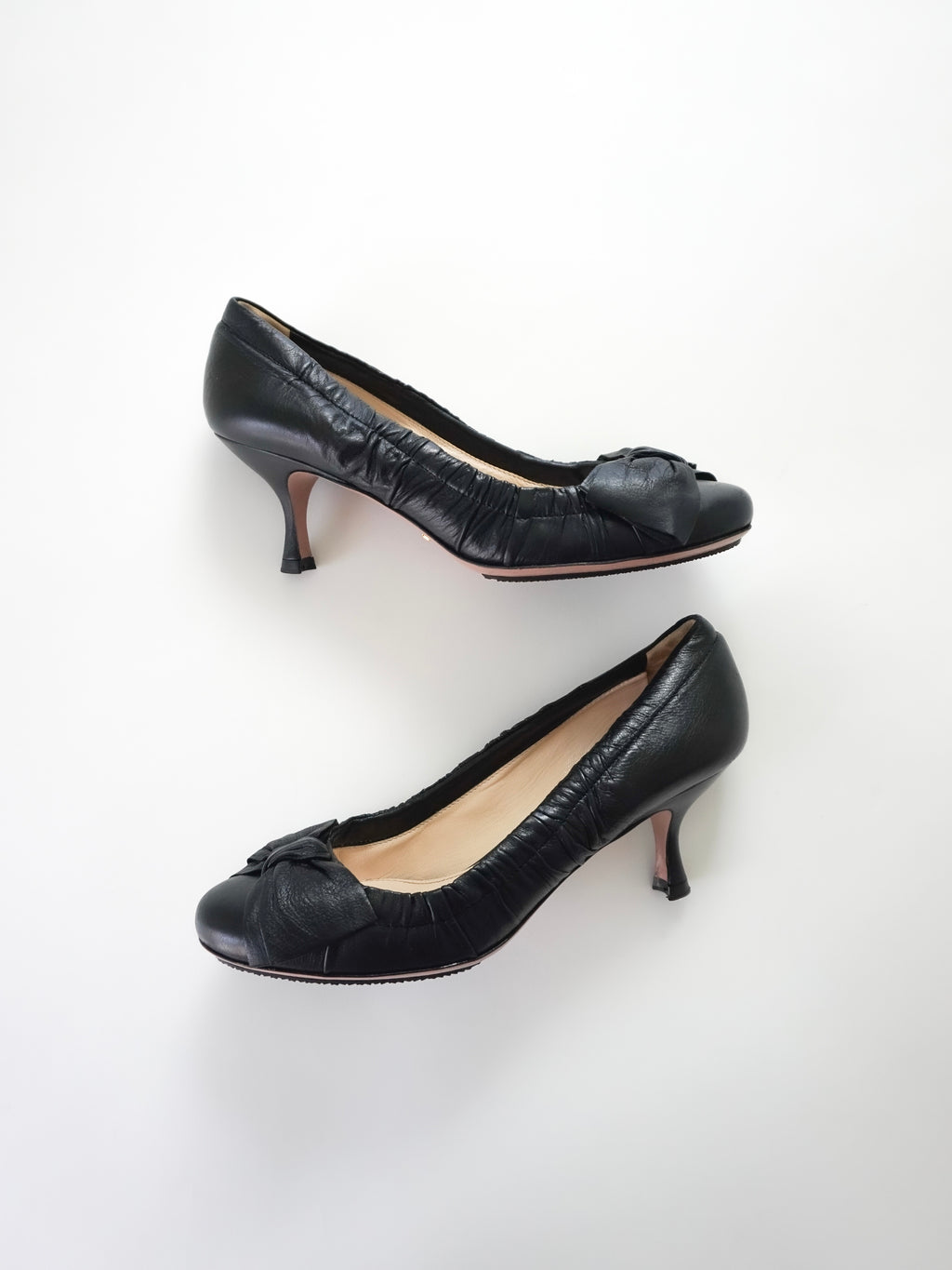 Prada Black Leather Bow Detail Round Closed-Toe Mid Heels (US 6)