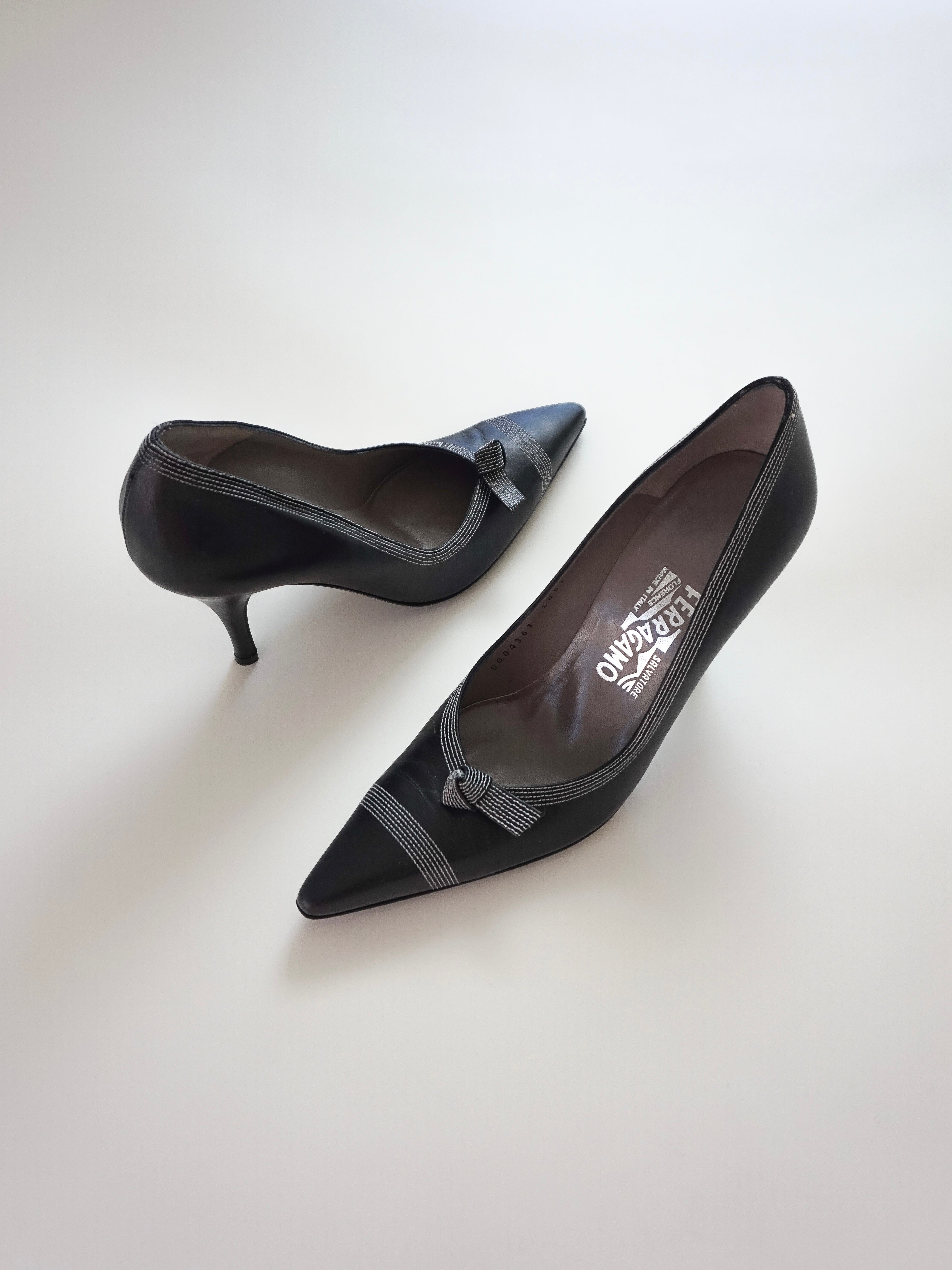 Vintage Salvatore Ferragamo Black White Contrast Stitch Leather Pointed Toe High Heels (US 6.5)