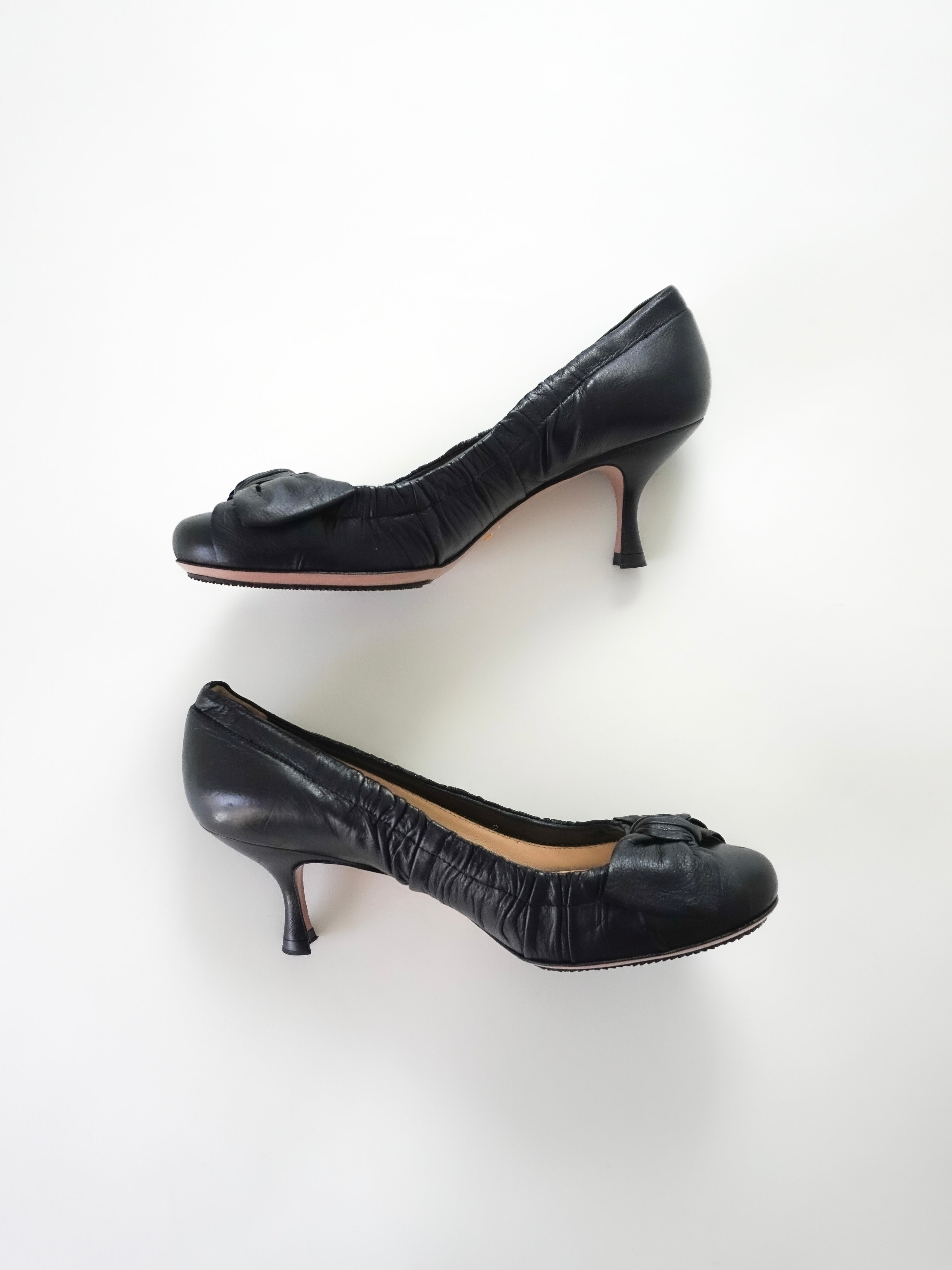Prada Black Leather Bow Detail Round Closed-Toe Mid Heels (US 6)