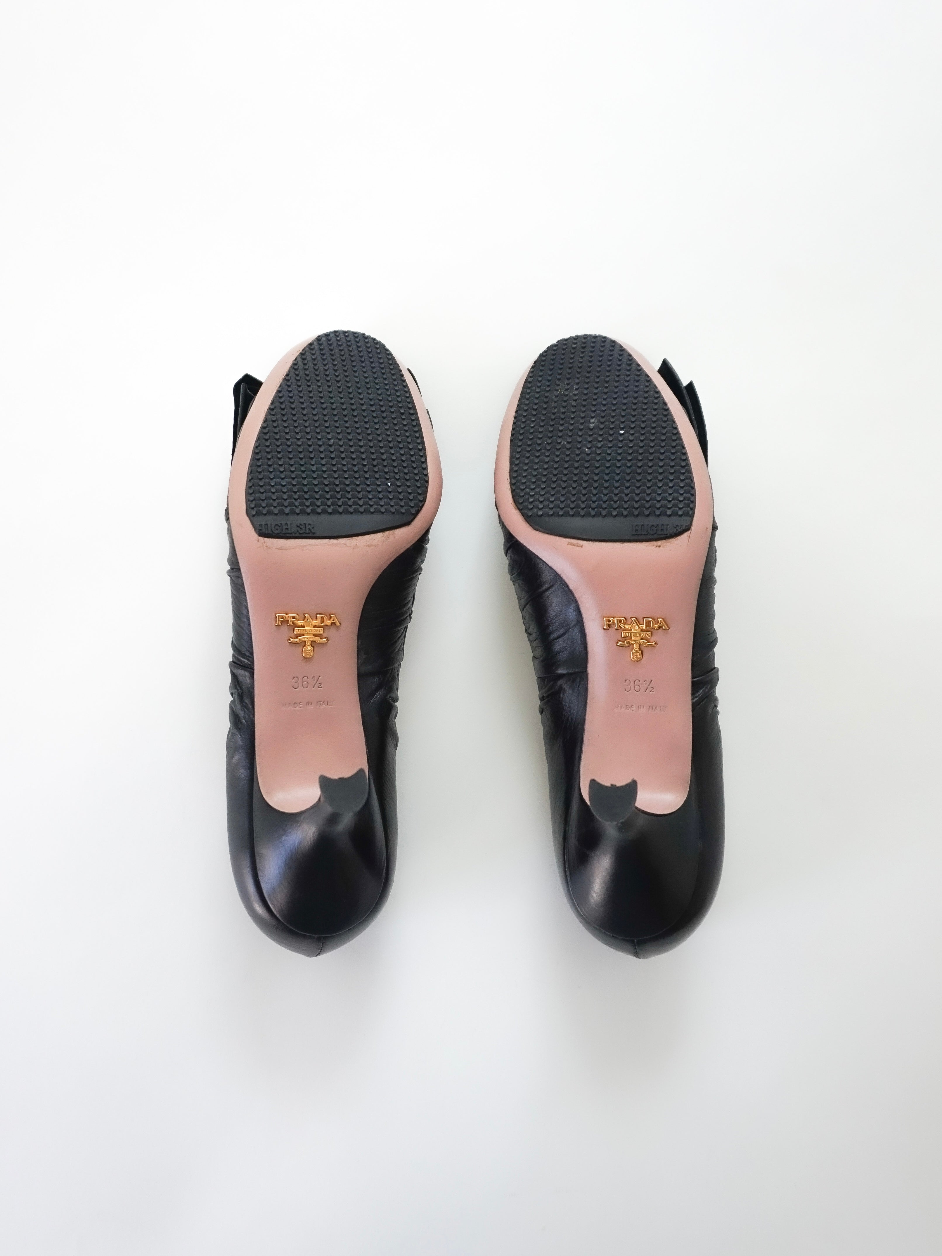 Prada Black Leather Bow Detail Round Closed-Toe Mid Heels (US 6)