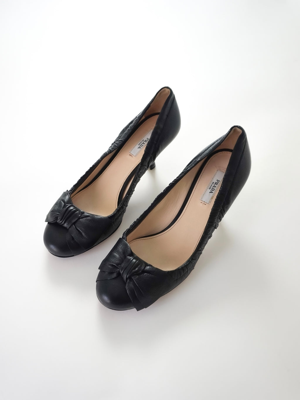 Prada Black Leather Bow Detail Round Closed-Toe Mid Heels (US 6)