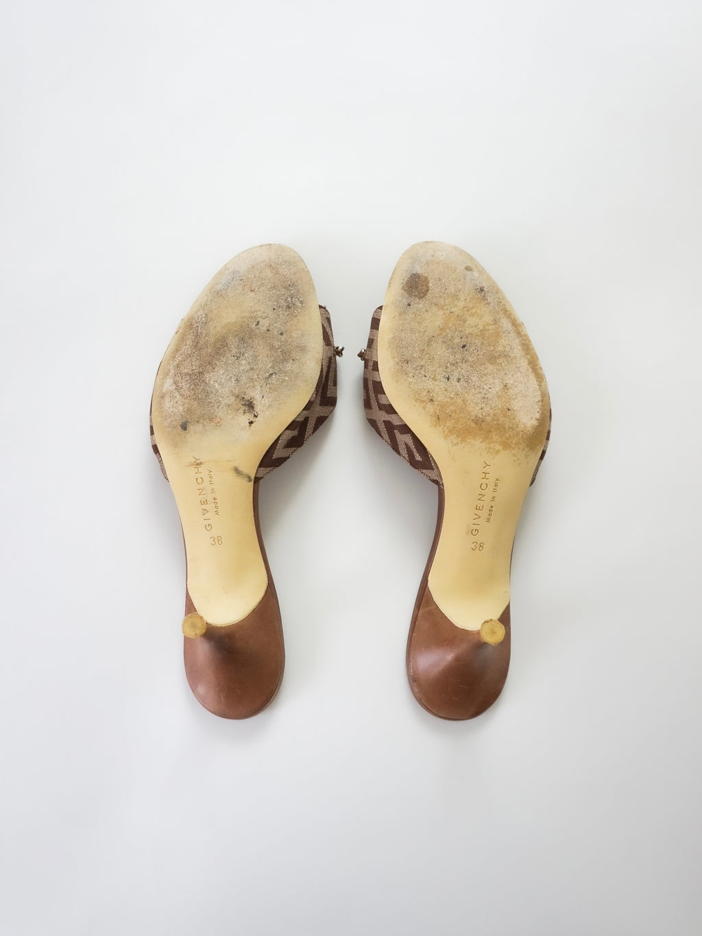 Vintage Y2K Givenchy Brown Cream Monogram Leather Silver Plate Chain Accent Open-Toe Kitten Heels (US 7 / 7.5)