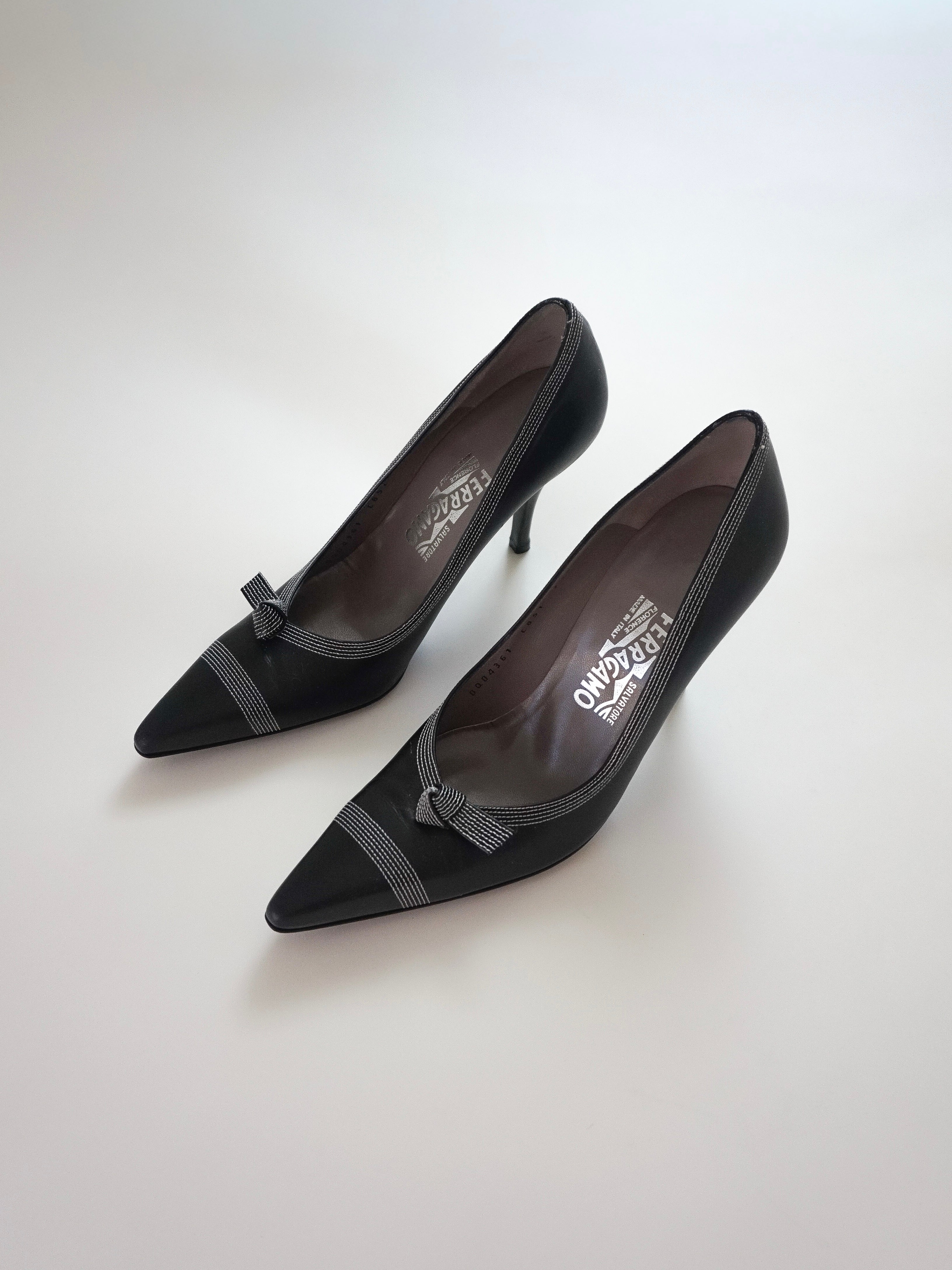 Vintage Salvatore Ferragamo Black White Contrast Stitch Leather Pointed Toe High Heels (US 6.5)