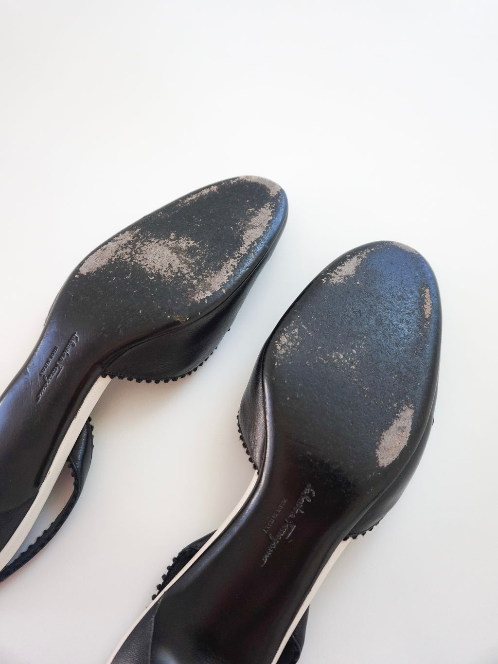 Salvatore Ferragamo Black White Mary Jane Strappy Leather Slingback Closed-Toe Kitten Heels (US 7 / US 7.5)